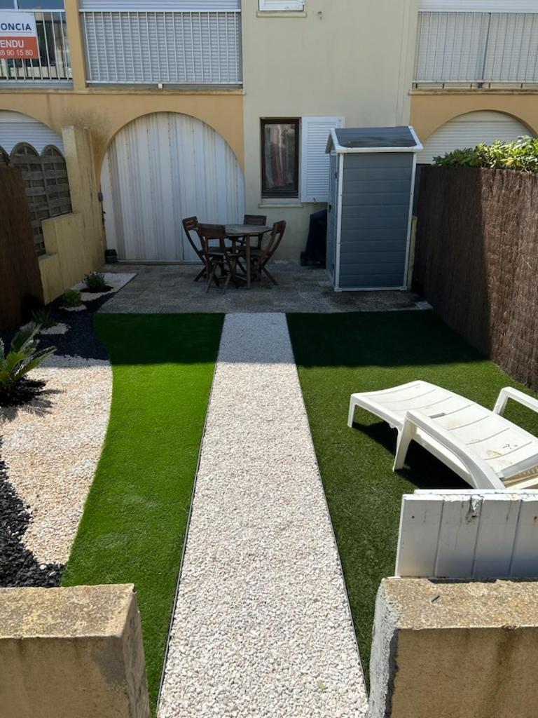 Appartement T2 Avec Son Rez De Jardin De 40 M2 5 Couchages 250M De La Plage Et 15Km De L'Arena Narbonne-Plage Exterior photo