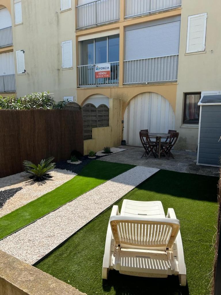 Appartement T2 Avec Son Rez De Jardin De 40 M2 5 Couchages 250M De La Plage Et 15Km De L'Arena Narbonne-Plage Exterior photo
