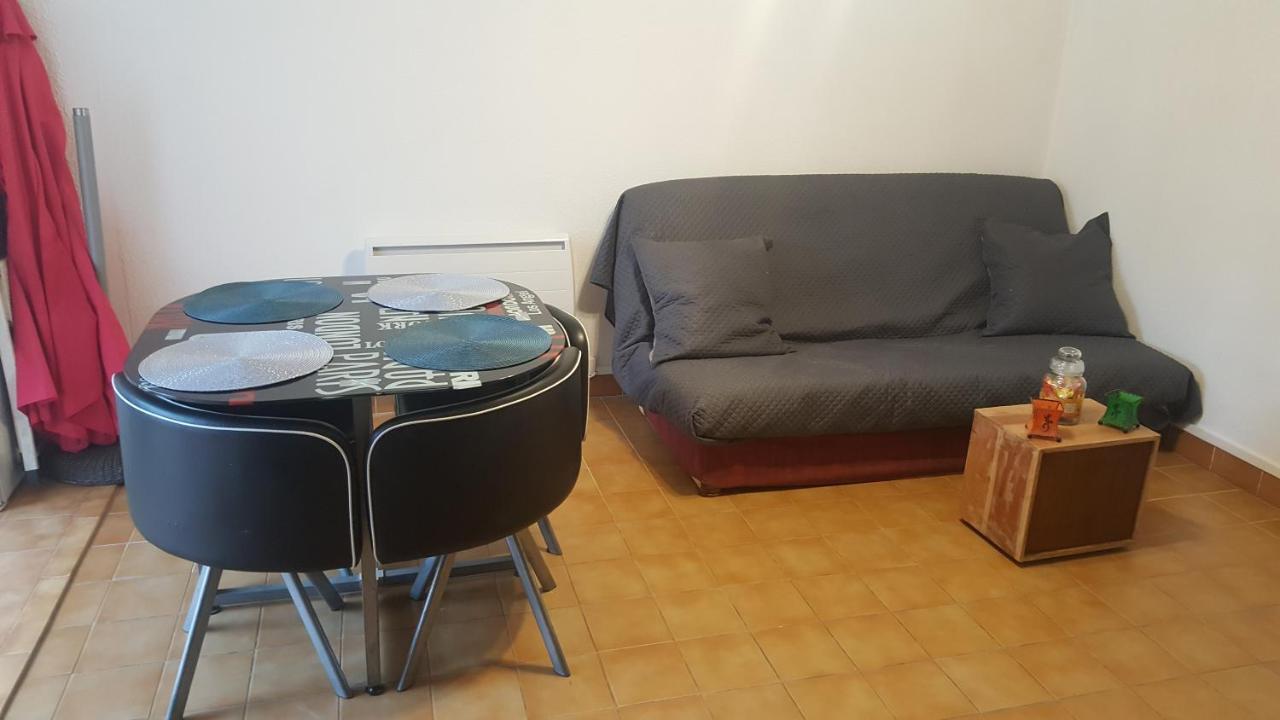 Appartement T2 Avec Son Rez De Jardin De 40 M2 5 Couchages 250M De La Plage Et 15Km De L'Arena Narbonne-Plage Exterior photo